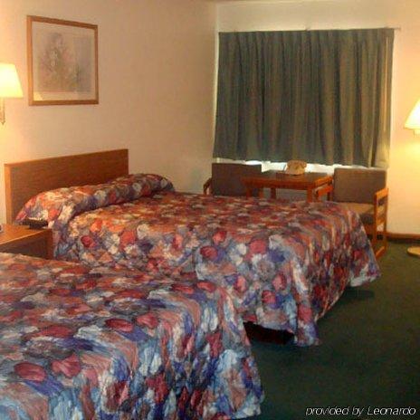 Anderson Chesterfield Travel Inn Daleville Kamer foto