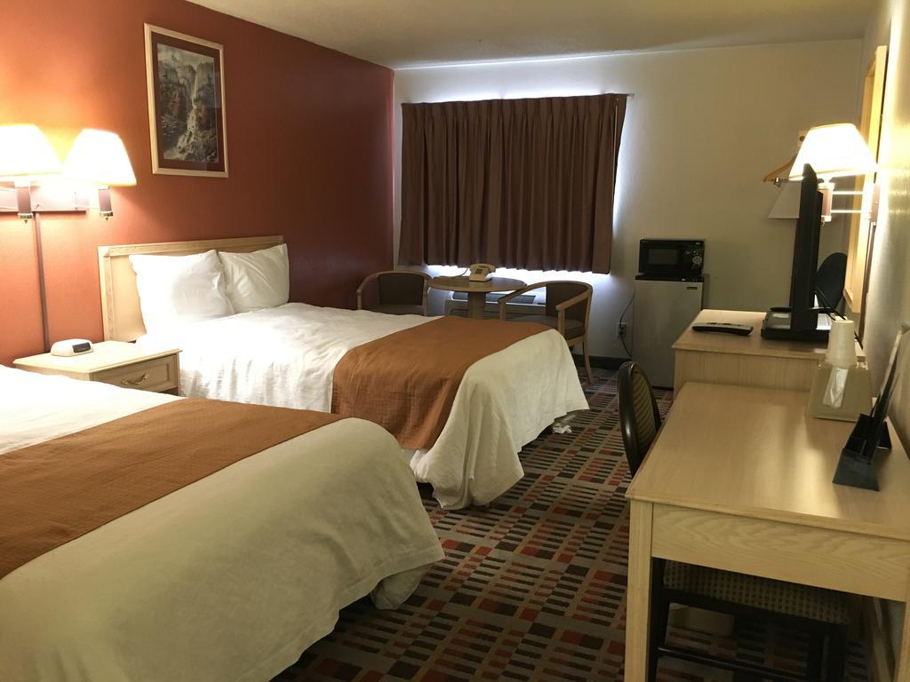 Anderson Chesterfield Travel Inn Daleville Buitenkant foto