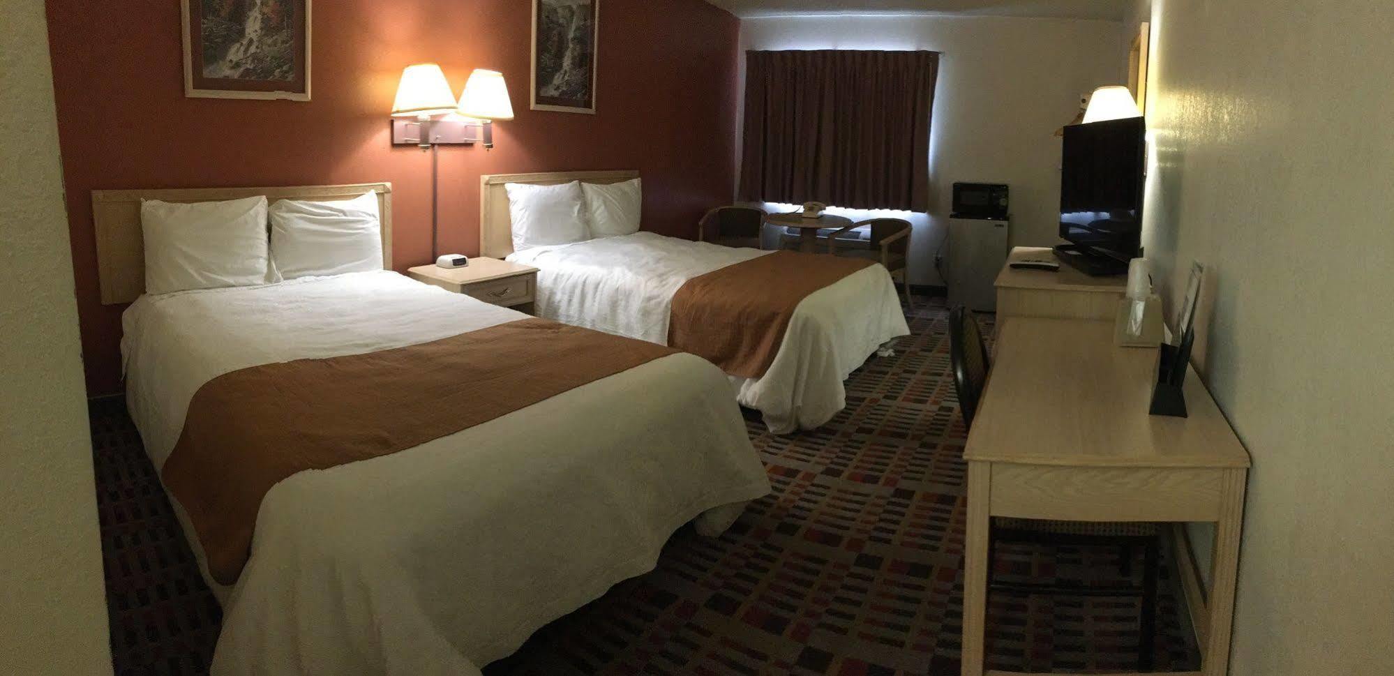 Anderson Chesterfield Travel Inn Daleville Buitenkant foto